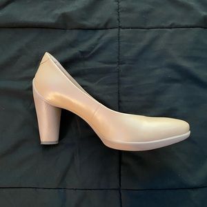 NEW ECCO SCULPTURED 75